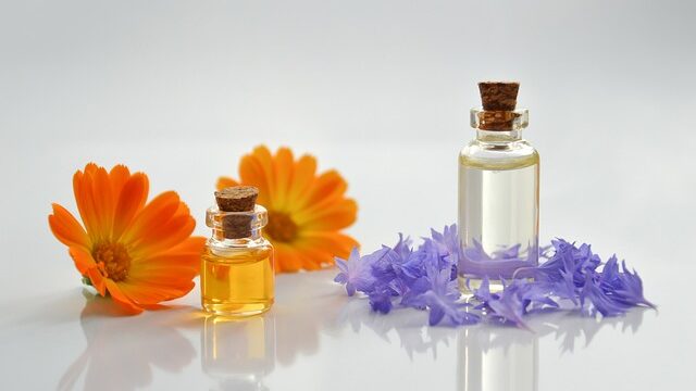 CALENDULA ESSENTIAL OIL BENEFITS