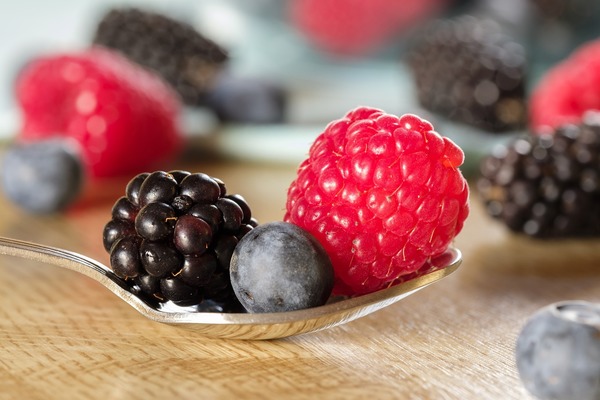 FRUITS RICH WITH ANTIOXIDANTS